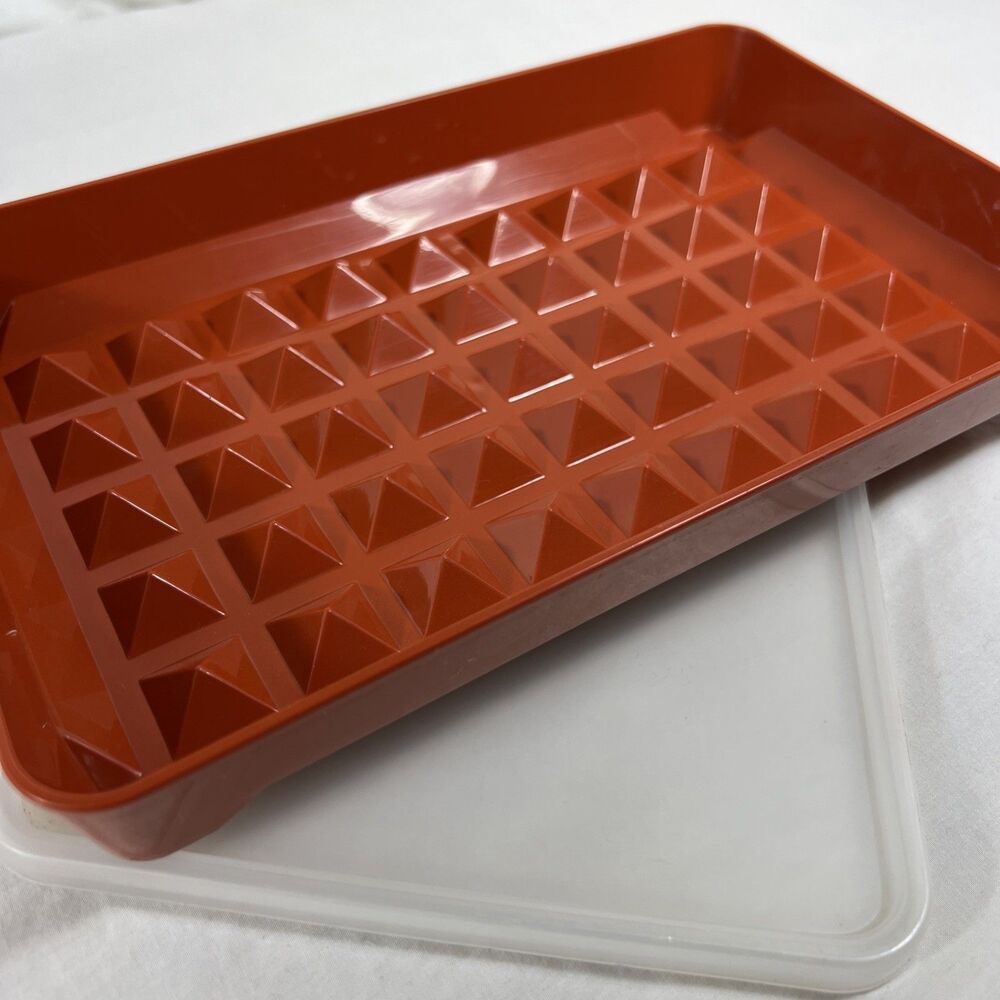 TUPPERWARE - Bacon Deli Meat Keeper with Lid - Paprika Red - Vintage